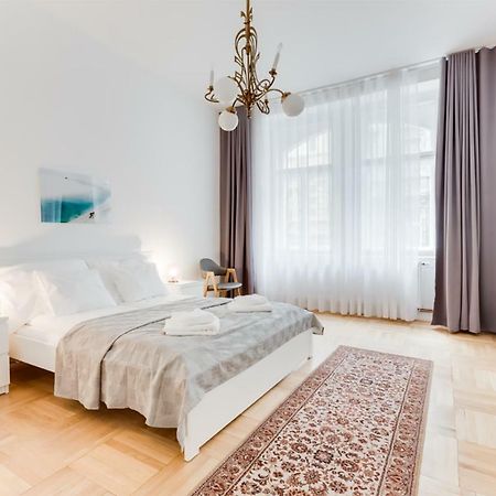 The Dancing House Residence, Two Bedroom Apartment With Balcony Near River! Praga Exterior foto